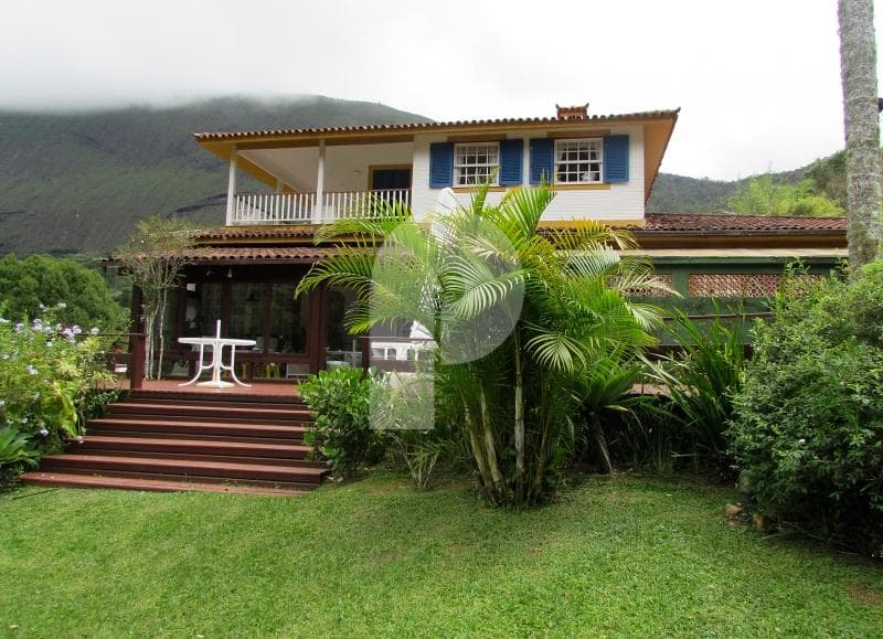 Casa à venda em Araras, Petrópolis - RJ