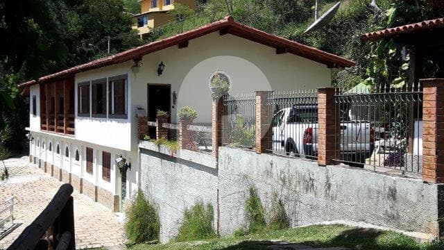 Casa à venda em Nogueira, Petrópolis - RJ