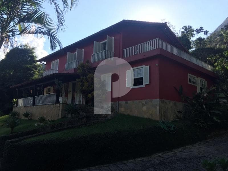 Casa à venda em Itaipava, Petrópolis - RJ