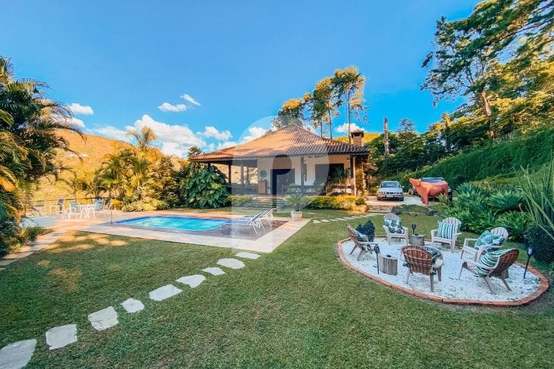 Casa à venda em Itaipava, Petrópolis - RJ