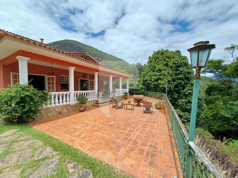 Casa à venda em Nogueira, Petrópolis - RJ