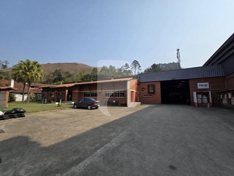 Galpão à venda em Itaipava, Petrópolis - RJ