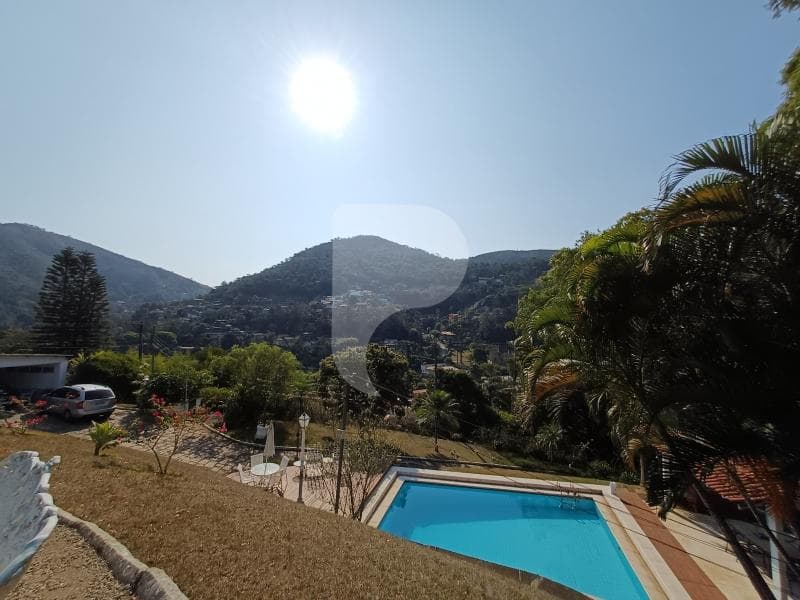 Casa à venda em Corrêas, Petrópolis - RJ