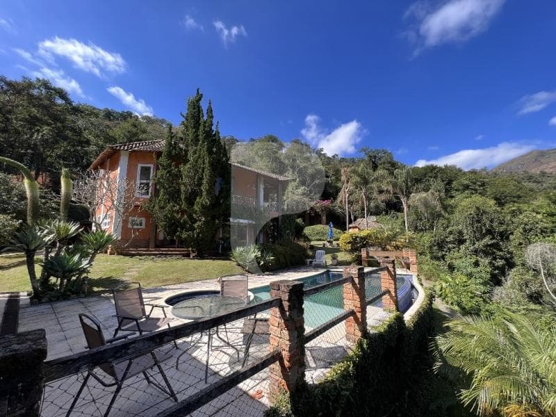 Casa à venda em Corrêas, Petrópolis - RJ