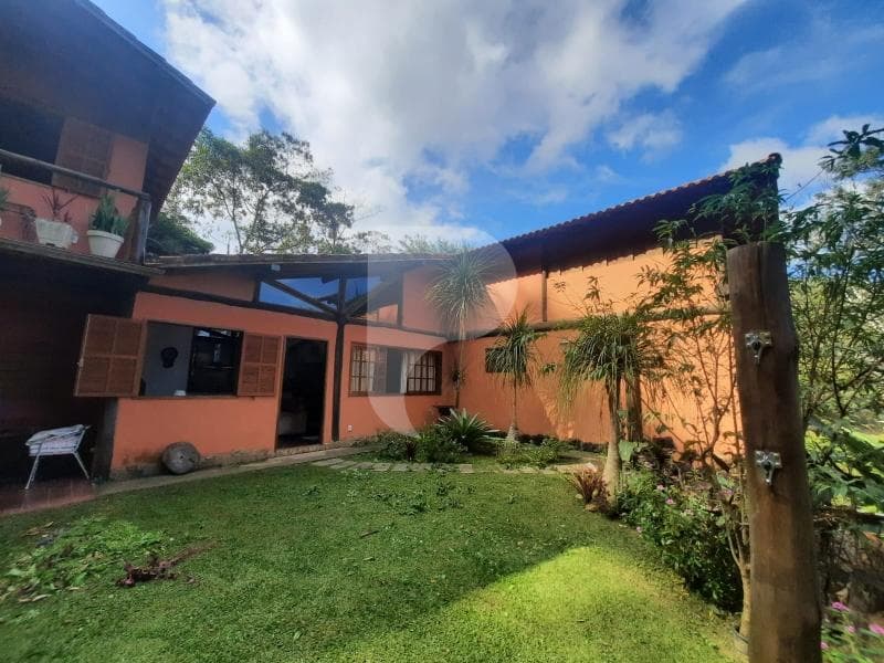 Casa à venda em Itaipava, Petrópolis - RJ