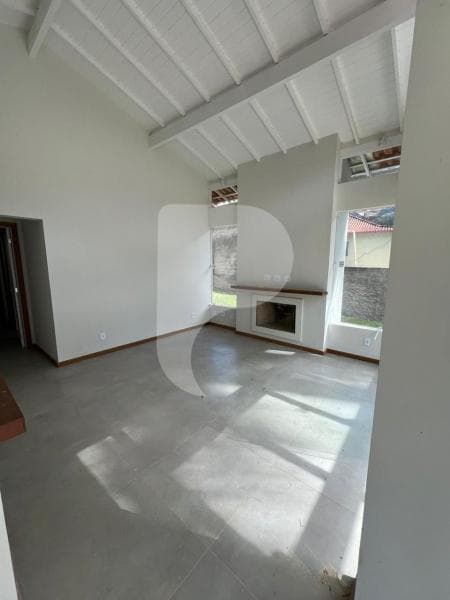 Casa à venda em Itaipava, Petrópolis - RJ
