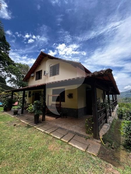 Casa à venda em Itaipava, Petrópolis - RJ