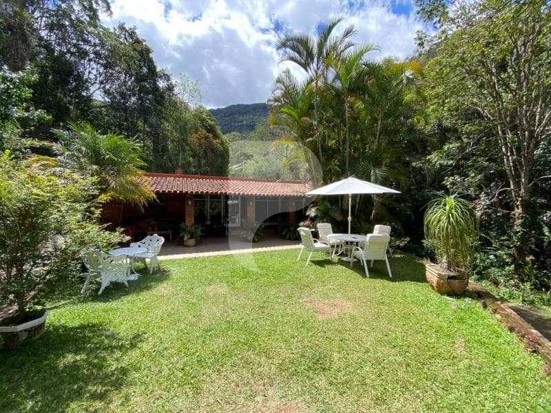 Casa à venda em Fazenda Inglesa, Petrópolis - RJ