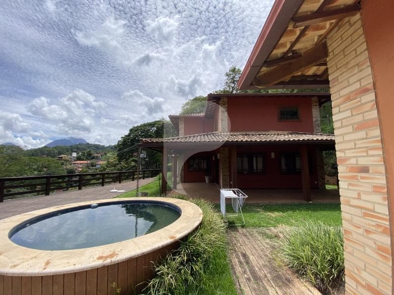 Casa à venda em Itaipava, Petrópolis - RJ