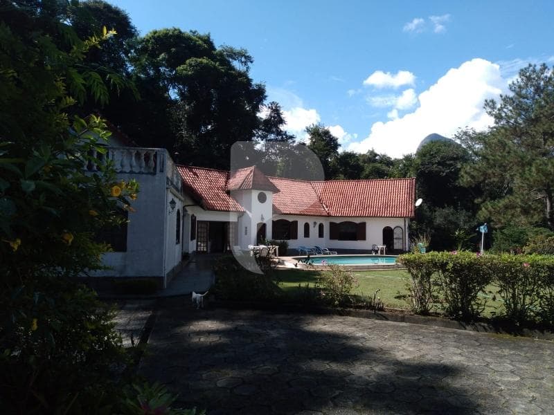 Casa à venda em Itaipava, Petrópolis - RJ
