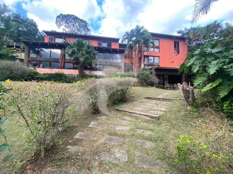 Casa à venda em Itaipava, Petrópolis - RJ