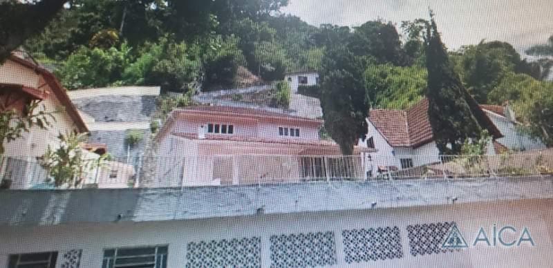 Casa à venda em Mosela, Petrópolis - RJ