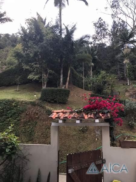 Casa à venda em Parada Morelli, São José do Vale do Rio Preto - RJ