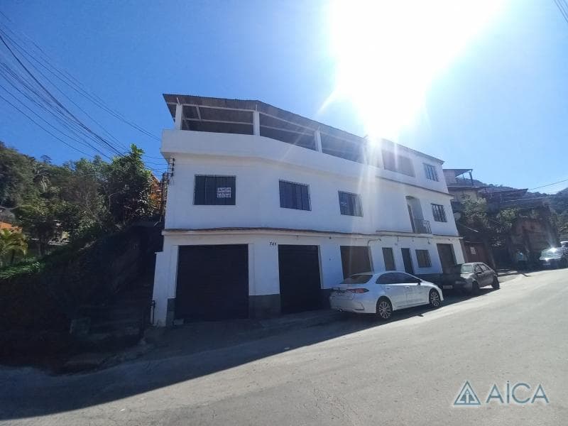 Loja à venda em Carangola, Petrópolis - RJ