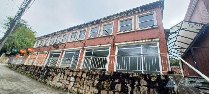 Loja para alugar em Quarteirão Brasileiro, Petrópolis - RJ