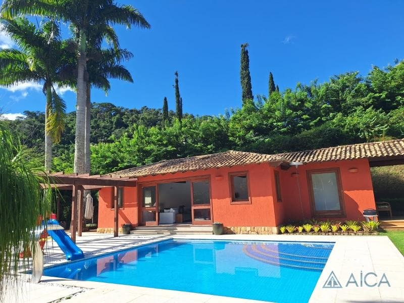 Casa à venda em Itaipava, Petrópolis - RJ