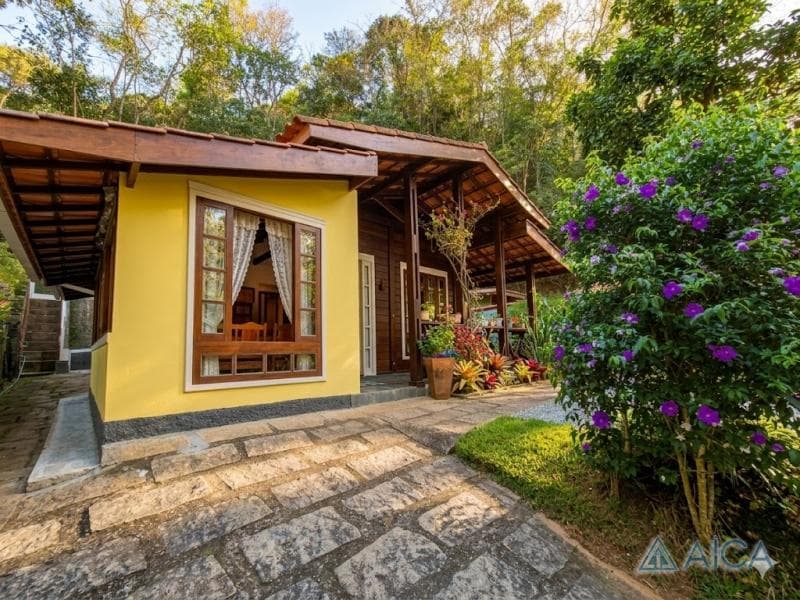 Casa à venda em Itaipava, Petrópolis - RJ