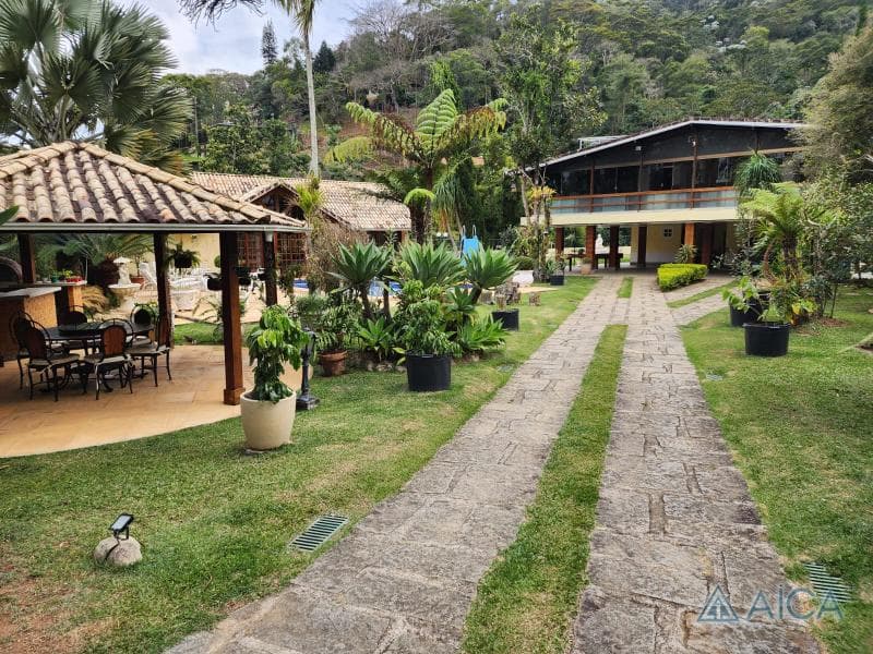 Casa à venda em Itaipava, Petrópolis - RJ