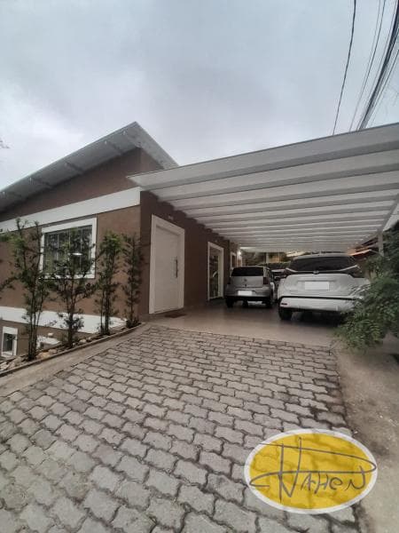 Casa à venda em Araras, Petrópolis - RJ