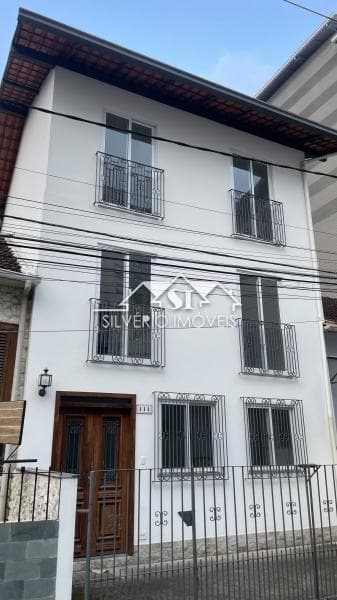Sala para alugar em Centro, Petrópolis - RJ