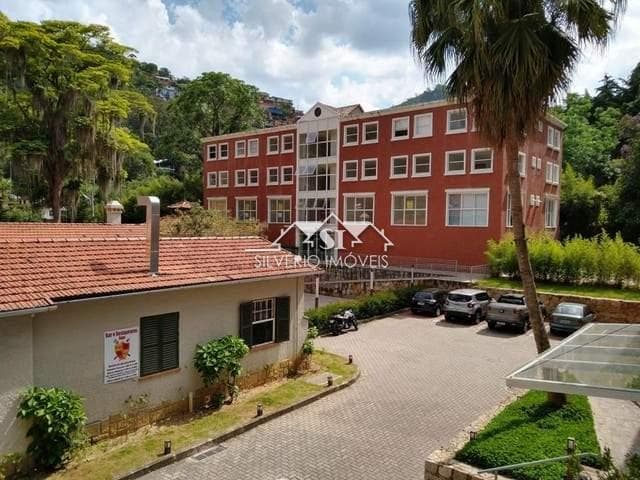 Loja à venda em Quarteirão Brasileiro, Petrópolis - RJ