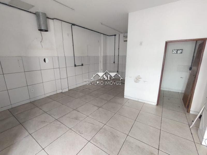 Loja para alugar em Quissamã, Petrópolis - RJ