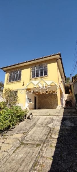 Apartamento para alugar em Mosela, Petrópolis - RJ