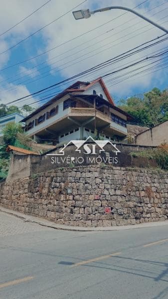 Casa à venda em Valparaíso, Petrópolis - RJ