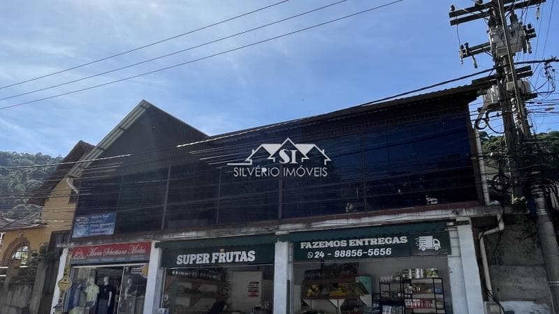 Loja para alugar em Mosela, Petrópolis - RJ