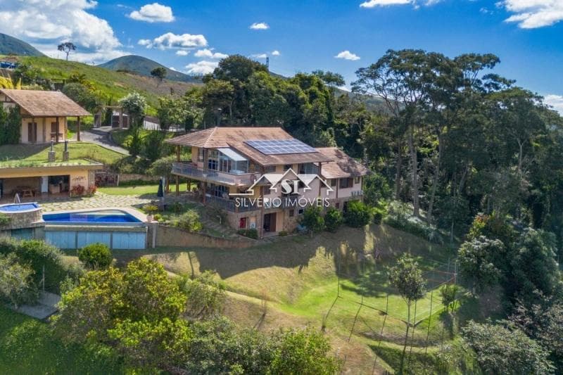 Casa à venda em Itaipava, Petrópolis - RJ