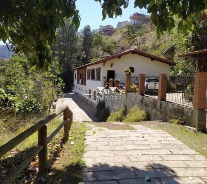 Casa à venda em Nogueira, Petrópolis - RJ