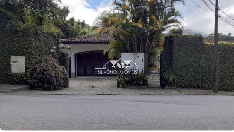 Casa à venda em Valparaíso, Petrópolis - RJ