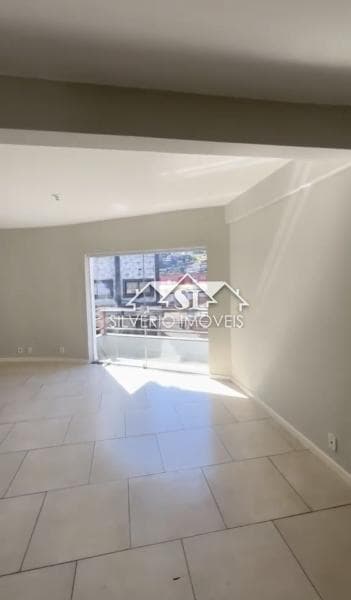 Apartamento para alugar em Chácara Flora, Petrópolis - RJ