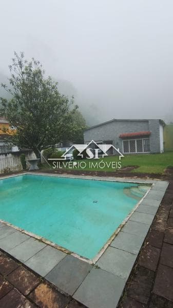 Casa à venda em Valparaíso, Petrópolis - RJ